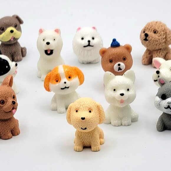 12 Assorted Breeds of Puppy Dogs Sitting  Miniatures Resin 1" Figurines - Picture 1 of 8